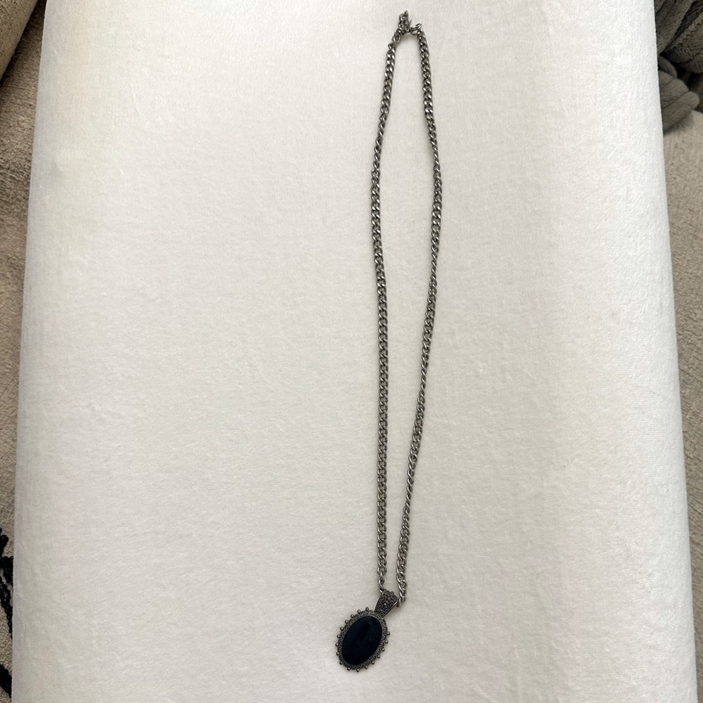 Vintage necklace faux silver and onyx